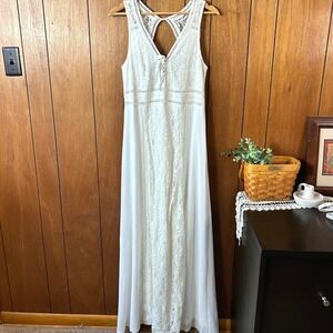 Elegant White Lace Maxi Dress V‎ Neck Sleeveless Boho Festival Vacation